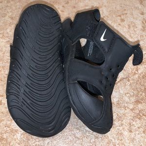 Nike Sunray Protect 2, kids size 6C